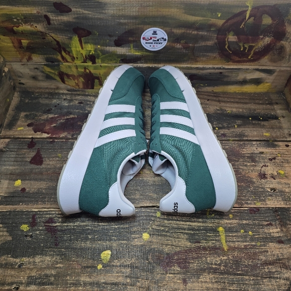 Adidas Run 60's 2.0 Men's Athletic Sneaker Running Trainers New Size 11 Green - Picture 4 of 8